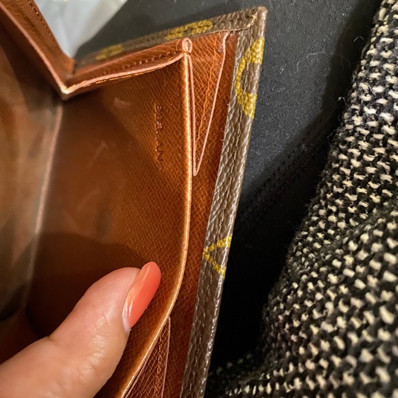 Vintage LV Wallet - Picture 13 of 13